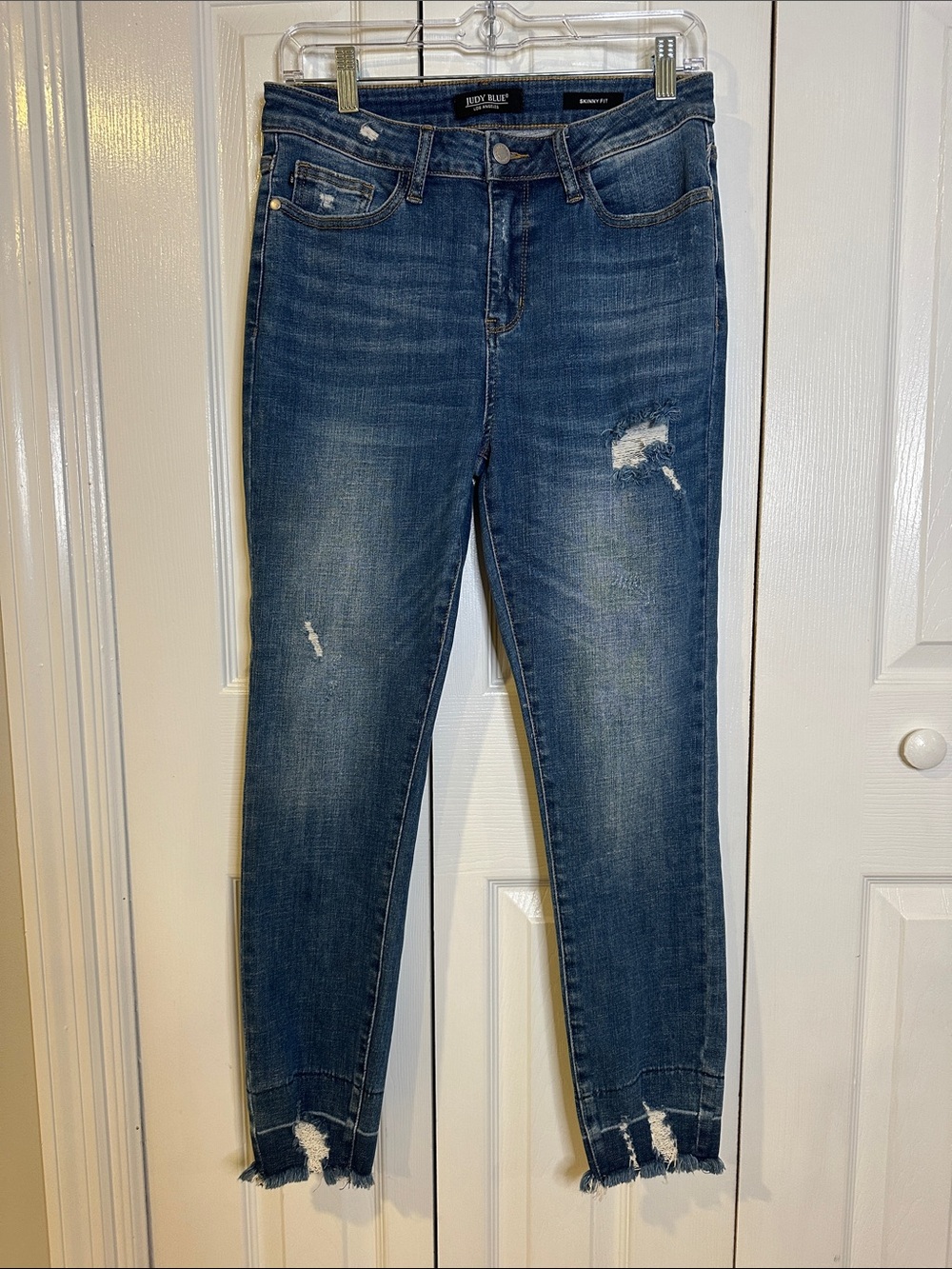 Judy Blue Medium Dark Wash Distressed Cropped Ankle Jeans